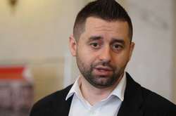 Глава фракції «Слуга народу» Давид Арахамія не бачить причин для розпуску Ради