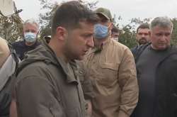 Масштабна лісова пожежа: Зеленський терміново прибув на Луганщину (відео)