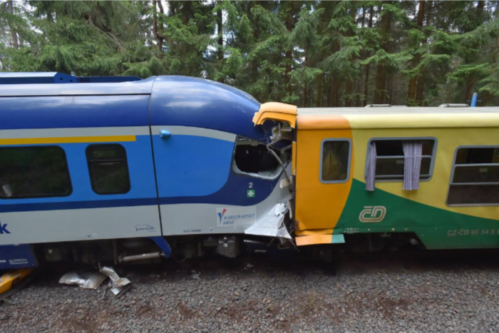 В Чехии столкнулись два поезда, есть жертвы