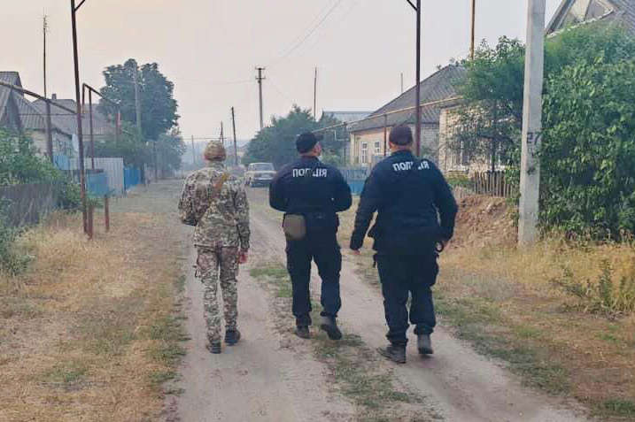 Поліція розглядає три версії виникнення масштабної пожежі на Луганщині