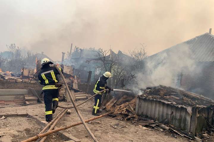 Рятувальники назвали кількість жертв пожежі на Луганщині