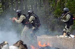 Троє військових дістали поранень на Донбасі 