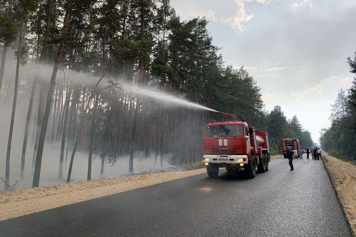 На Луганщине из-за пожаров объявлена чрезвычайная ситуация