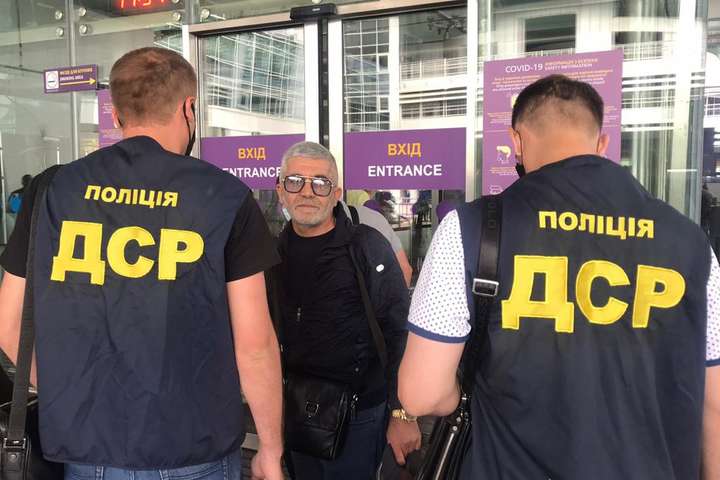 З України видворили кримінального «авторитета» на прізвисько Дід (фото)