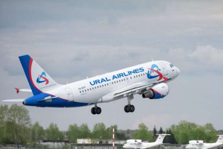 У небі над Україною вперше за останній рік пролетів російський літак