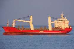   Корабель «Софія» наразі перебуває на рейді в порту «Южний»  