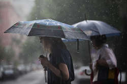 Дощі, грози та спека до +35: прогноз погоди в Україні на неділю