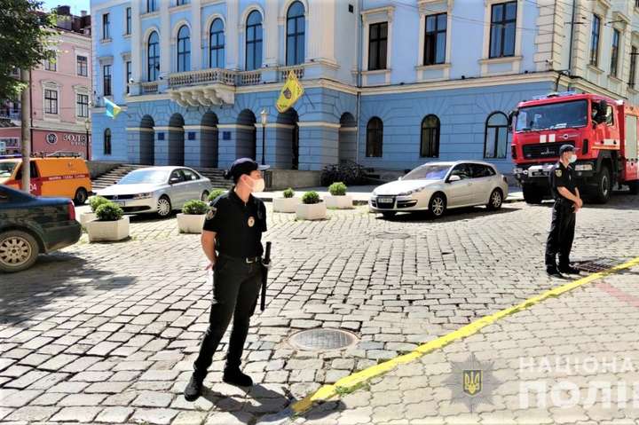 Поліція відкрила справу щодо масового «мінування» у Чернівцях