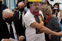 Вибори у Польщі: Качинського «потролили» на виборчий дільниці