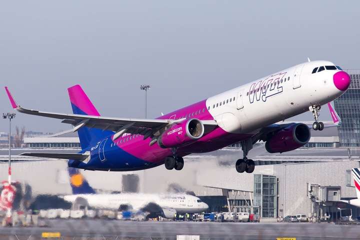 Wizz Air збирається відновити польоти з України до Еміратів
