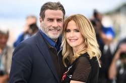 Голливудский актер Джон Траволта с женой