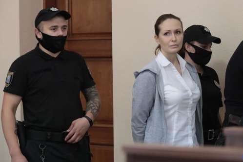 Юлія Кузьменко під час засідання суду, 13 липня 2020 року - Суд залишив лікарку Кузьменко під вартою