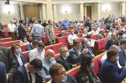  До розгляду постанов закон не може бути підписаний 