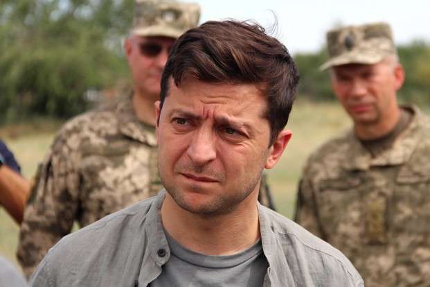Зеленський відреагував на убивство військового медика на Донбасі: про Росію – ні слова