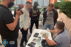 Возможный автор скандальных «пленок Ермака» задержан при получении взятки в одной из кофеен столицы