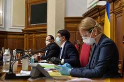 Сьогодні Рада призначить місцеві вибори і «пошматує» Україну