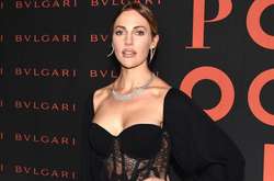  36-летняя актриса Мерьем Узерли показала себя в чувственном образе 
  