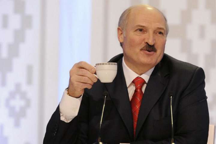 Ні авто, ні житла: Лукашенко вказав у декларації, що він бездомний