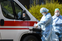 Коронавірус не відступає: у Києві знову понад 100 нових хворих