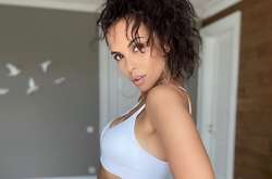 Похудевшая Настя Каменских в бикини вызвала ажиотаж знаменитыми ягодицами (фото)