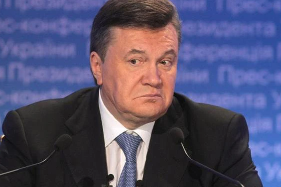 У Білорусі на аукціон виставили документи «юридичної справи» Януковича (фото)