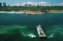 Дві невдалі спроби: в Одесі не змогли підняти затонулий танкер Delfi