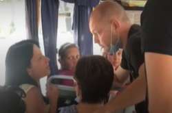 Невідомі знайшли і вчинили самосуд над чоловіком з Дніпра, який жорстоко бив дівчину в маршрутці (фото)