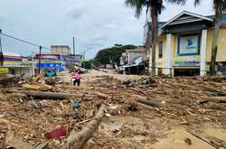 Сильні потоки води з багном і піском затопили понад 4 тисячі будинків