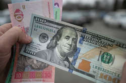 Курс доллара устремился вверх: ожидать ли обвала гривни