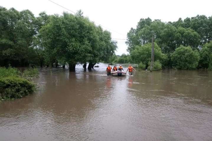 Рятувальники попереджають про паводки: які річки вийдуть з берегів 