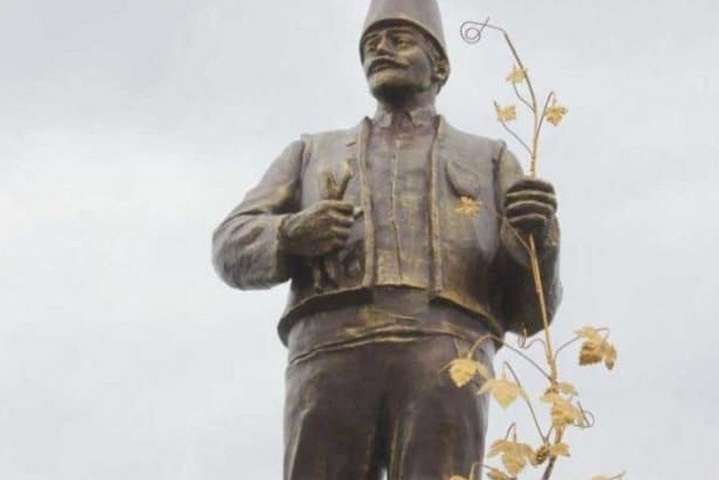 На Одещині з пам'ятника Леніна зробили болгарського переселенця