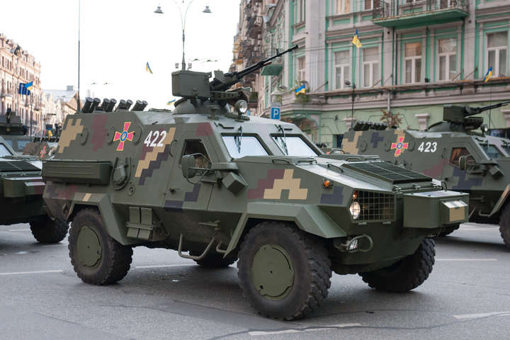 Збройні сили України прийняли на озброєння бойову машину «Дозор»