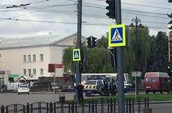 У Луцьку озброєний чоловік захопив автобус із заручниками 
