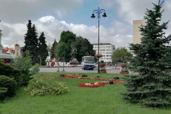 Терорист у Луцьку тримає 20 заручників: люди прикуті наручниками 