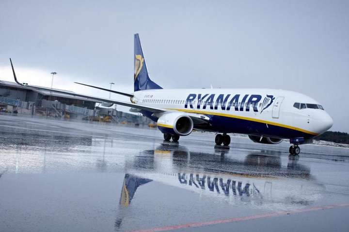 Ryanair планує закрити бази у Німеччині і скоротити робочі місця