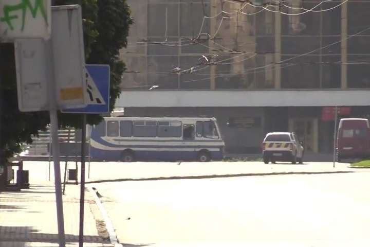 Луцький терорист заявив, що в автобусі є поранений