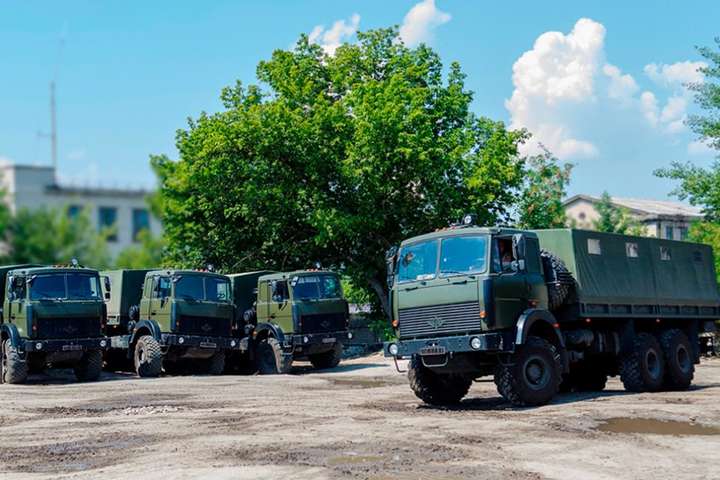 На Донбасі обмежать рух вантажівок 