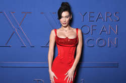  23-летняя супермодель Белла Хадид подготовила сюрприз для будущего племянника 
  