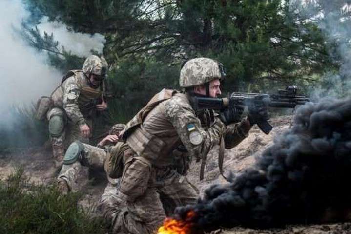 Загострення на Донбасі: 15 ворожих обстрілів, чотирьох військових поранено