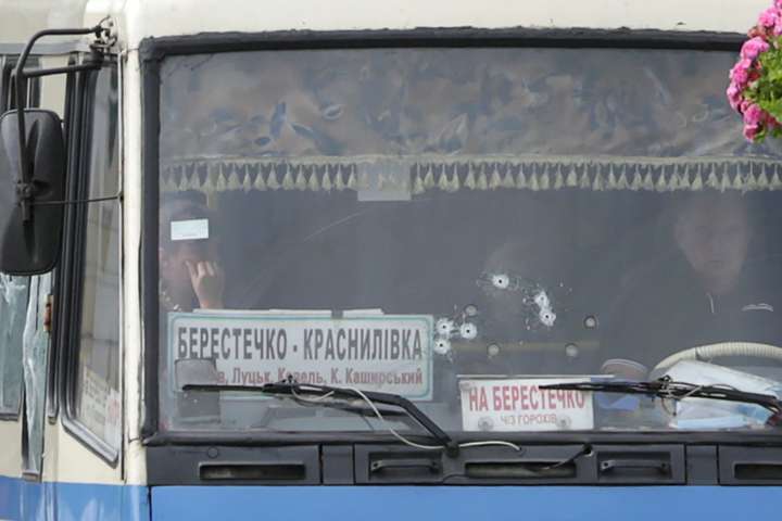 Заручниця про захоплення автобуса у Луцьку: страшно було навіть шепотіти молитву