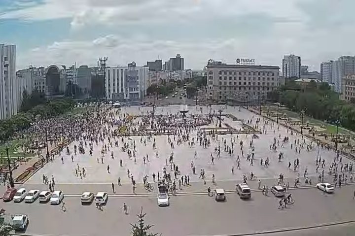 Антипутінські протести: на вулиці Хабаровська знову вийшли близько 20 тис. осіб