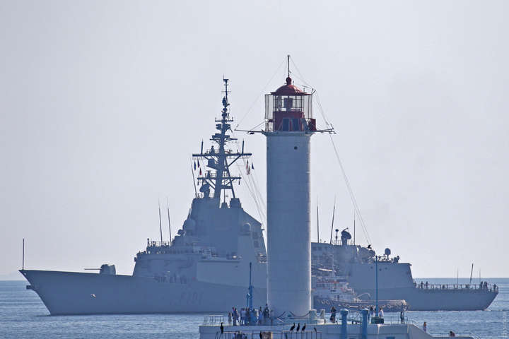 П’ять кораблів НАТО зайшли в Одесу (фото)