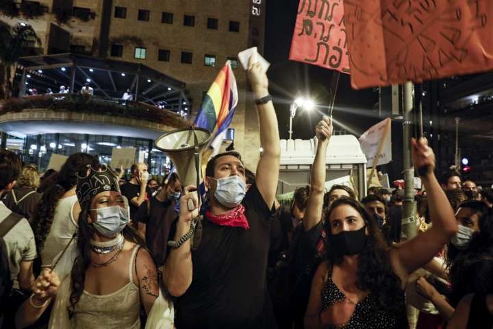 В Ізраїлі не вщухають антиурядові протести: поліція застосувала водомети