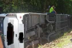 У В'єтнамі автобус перекинувся у кювет: 15 пасажирів загинули