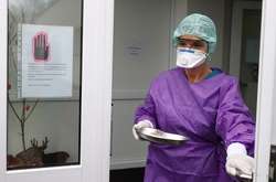 За весь час пандемії в Україні на Covid-19 захворіло 8 337 медичних працівників