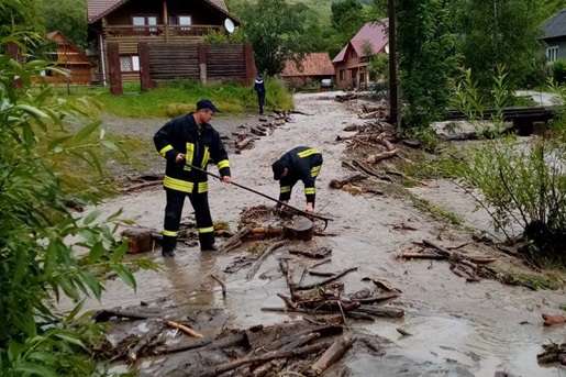 Захід України знову потерпає через зливи
