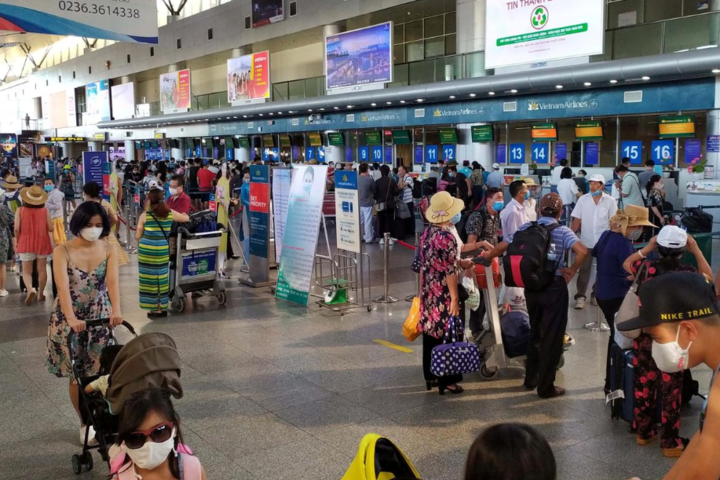 В'єтнамі призупинив авіасполучення  з містом, де виявили новий агресивний коронавірус
