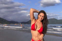 Бразильская стюардесса Бруна Ларисса