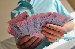 Гроші хочуть стягувати зі злочинця