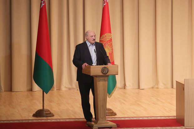 Лукашенко признался, что болел коронавирусом